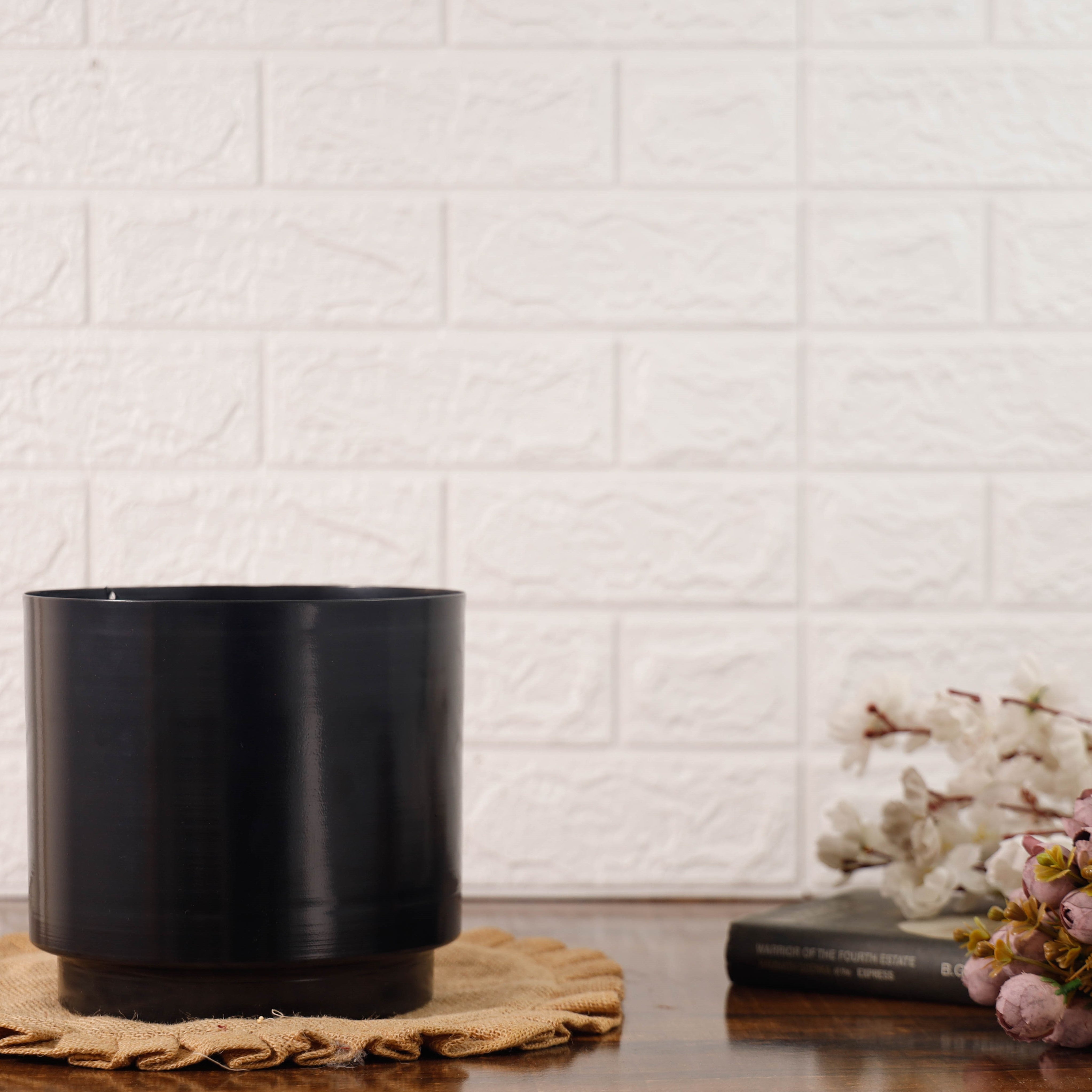 Dew Black Planter (Pack of 1)